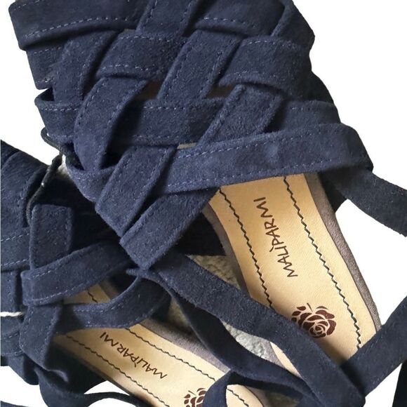 NWT Maliparmi Women's Navy Suede ankle wrap flat Sandals size 37/ 6.5 US - Picture 8 of 8